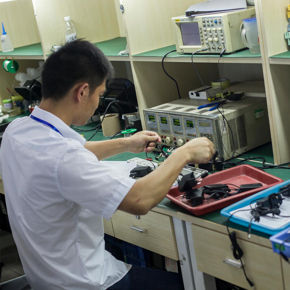 電源適配器中主要的電磁干擾源有哪些——飛天鷹電源適配器