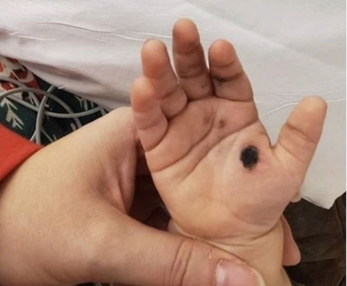 家庭電器遠(yuǎn)離兒童，認(rèn)準(zhǔn)安規(guī)PD電源適配器