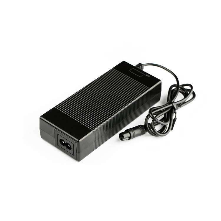 安全，高效，飛天鷹84W電動自行車充電器！