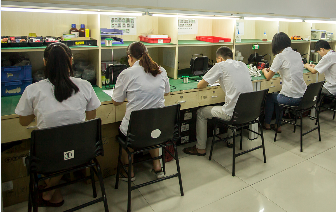 電源適配器生產(chǎn)廠家|揭秘為何手機(jī)要用鋰電池？