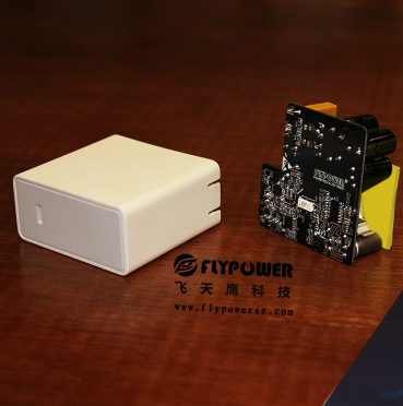 電源適配器廠家：移動端適配器插頭比一般的插頭大是什么原因？